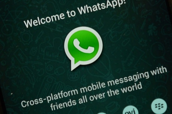 WhatsApp is experimenting with displaying status updates in the chat list
