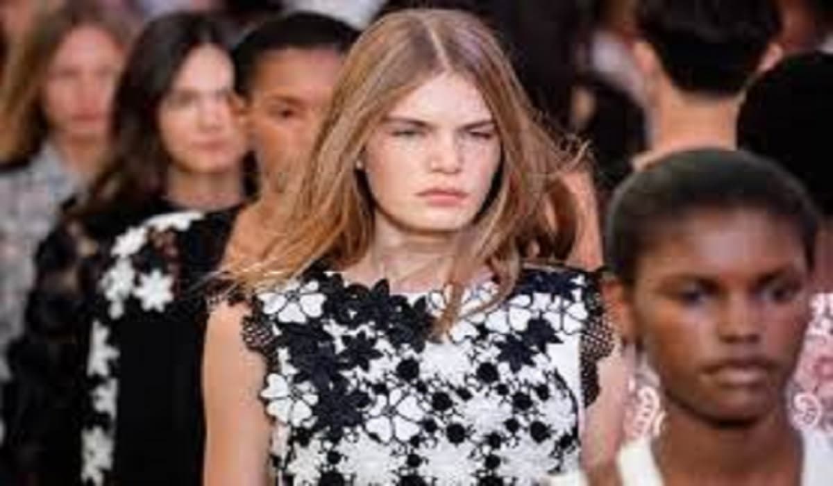 Why Fashion Show Models Don't Smile