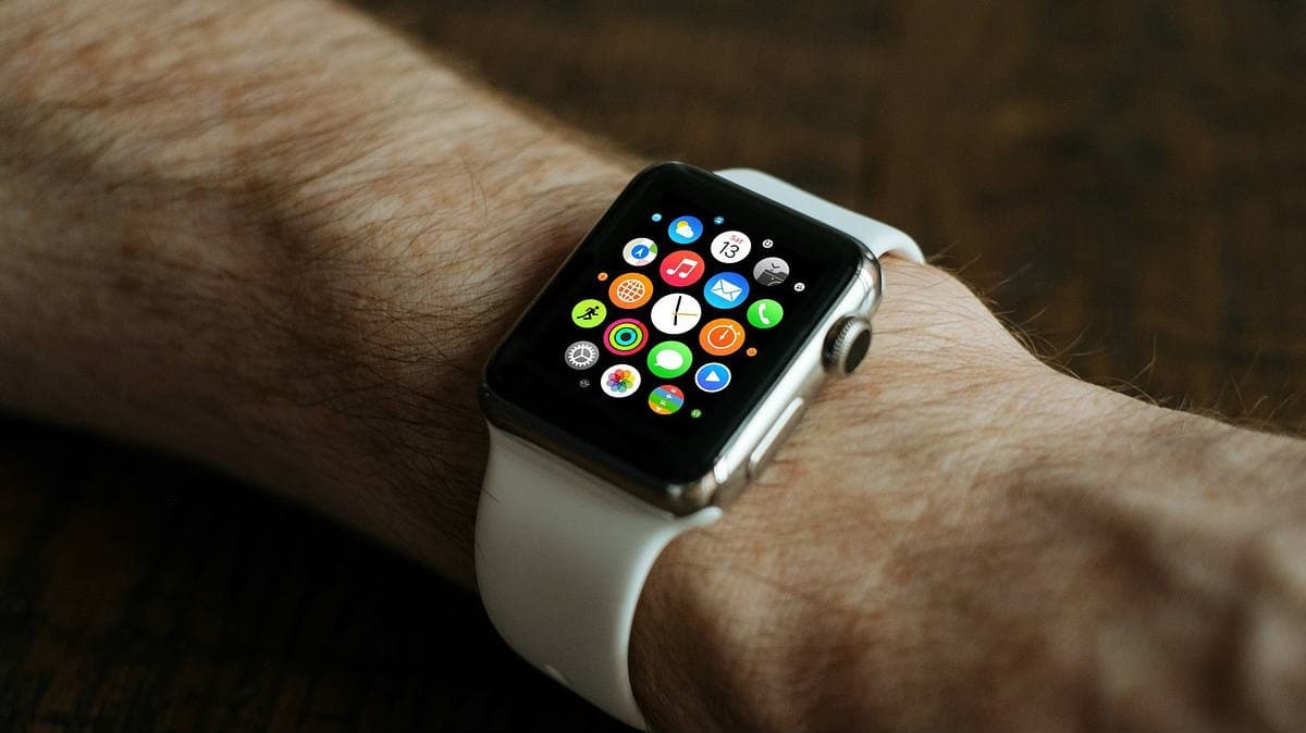Apple Watch with fingerprint sensor in the works