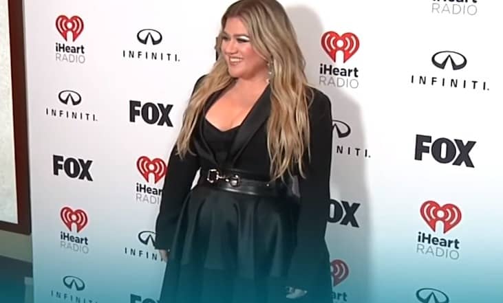 Kelly Clarkson opens up about her struggles with depression following her divorce